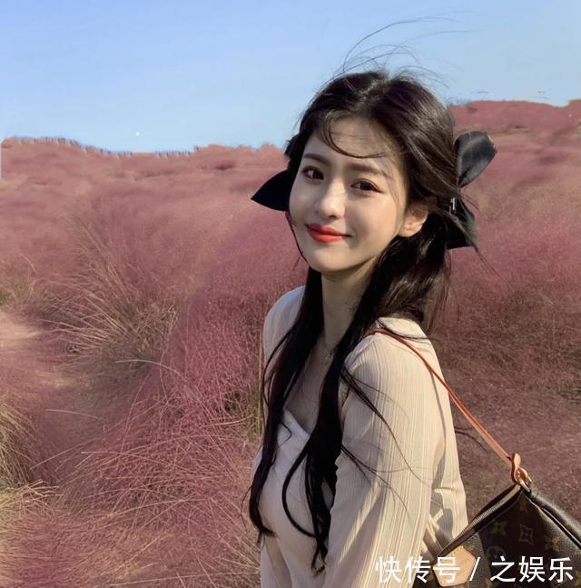 脑后勺|今年流行的“发夹”，发量多者必踩雷，却意外火了“复古夹”