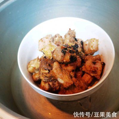 豆豉辣椒|懒人最爱的豆豉辣椒蒸中排来啦!简单又好吃