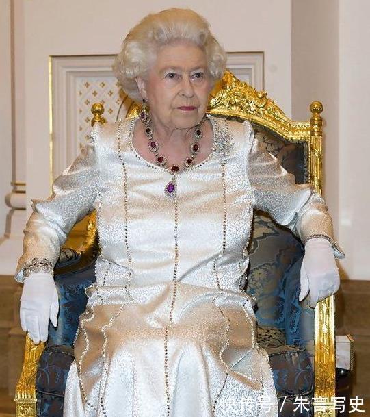 维多利亚女王#头冠珠宝最后会交到谁的手上?谁将继承伊丽莎白二世的珠宝?