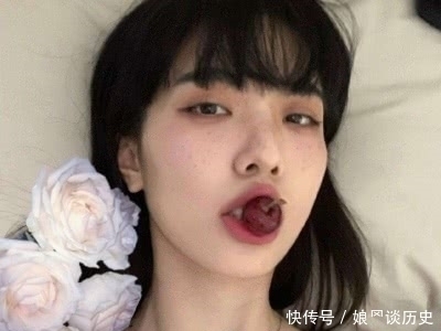 女孩子|女孩子经常做这“3动作”,小心变成“香肠嘴”,别怪男神不搭理你