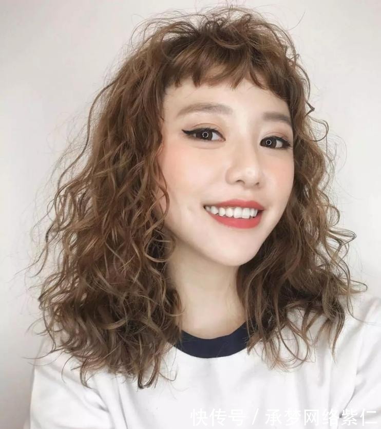 元气满满|女人40岁后,别乱烫发!今夏流行这3种“短发”,减龄显气质