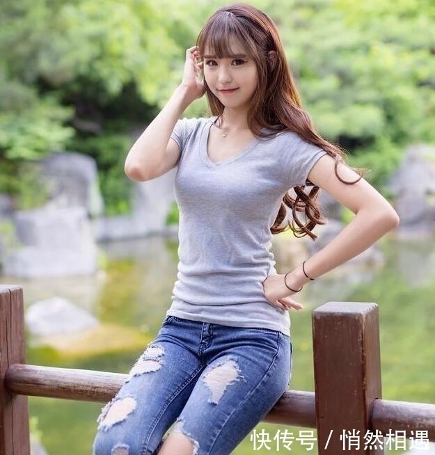 设计|修身牛仔裤:把美女的性感妩媚完美的展示出来,女神范十足!