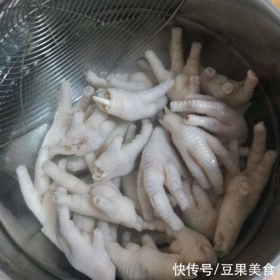 豆豉|别怪我没提醒你，这道豉汁虎皮凤爪一吃就上瘾