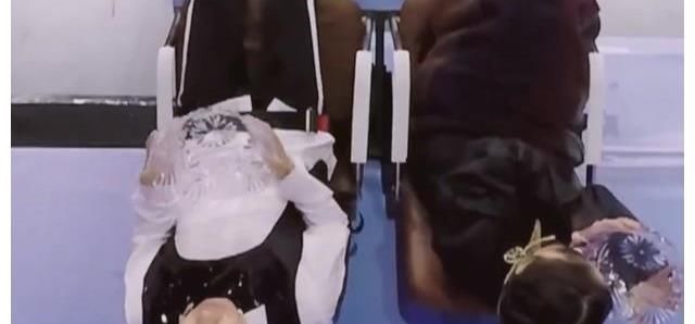 《王牌對(duì)王牌7》要換嘉賓了？導(dǎo)演吳彤回應(yīng)沒(méi)聽(tīng)說(shuō)！