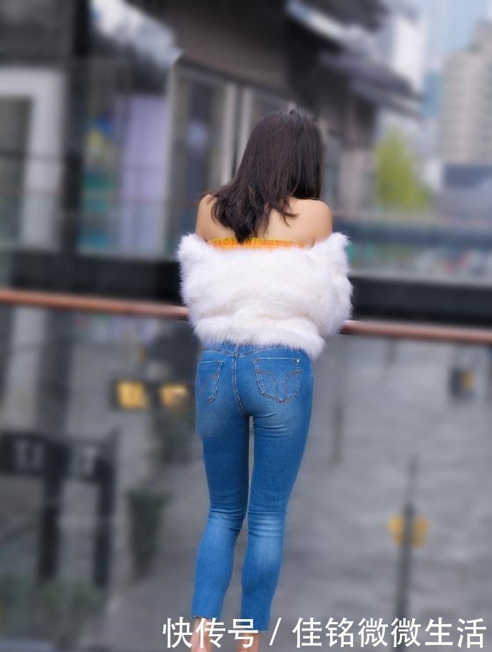 彩虹|街拍小姐姐穿彩虹特色衣服出街,这道风景线很可以!