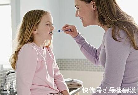 戏精|学会做个戏精,宝宝不愿意刷牙该怎么哄才好?