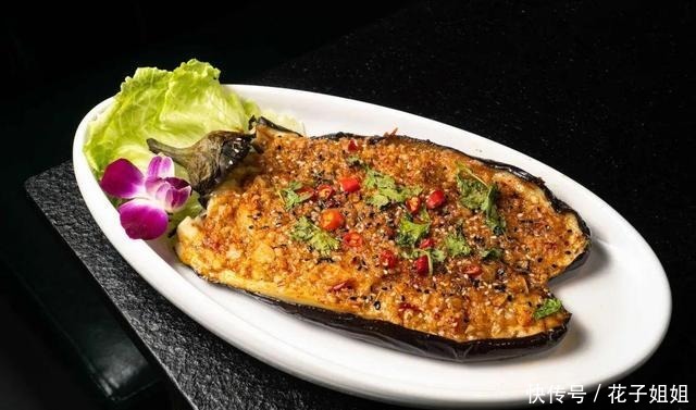 串串|暖暖的羊蝎子煲,还能快乐撸串!