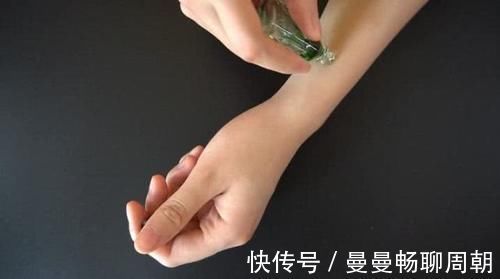 污渍|风油精的这4大用途，看完才知道这么实用，赶紧给家里囤几瓶