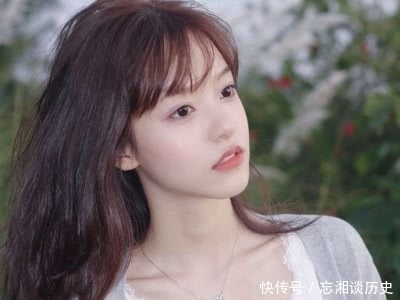 仙女|女孩子自认为“很村”的3种发型,男生却会很心动,小仙女要学会