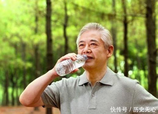 老年人如何补钙才好只靠吃钙片医生有3点经验教给你