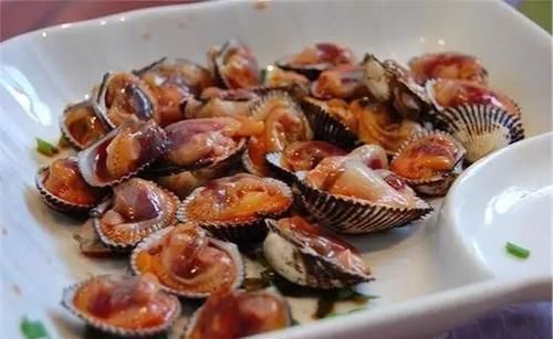 每次吃白灼血蚶，用的是新鲜捕获的血蚶