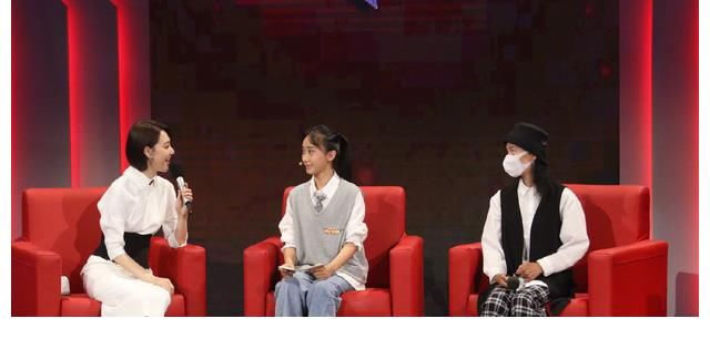 向幸福出發(fā)|央視《向幸福出發(fā)》改版，王冠搭檔新面孔陳旻，合作主持效果出彩