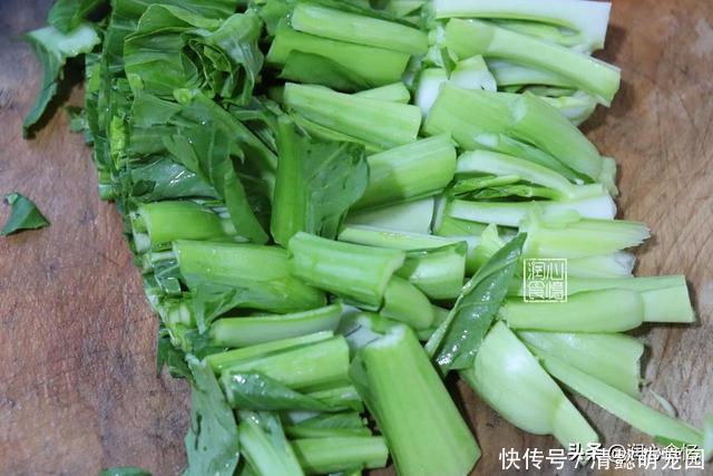 春天不吃这菜太亏,3月过后千金难买!两块一斤,老板:不够卖