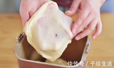 一碗面粉,一包牛奶,掌握这个配方,这款面包的造型也比较简单