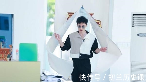 螃蟹舞|《中餐廳5》海口站營業(yè) 黃曉明驚喜接待“姐姐團”