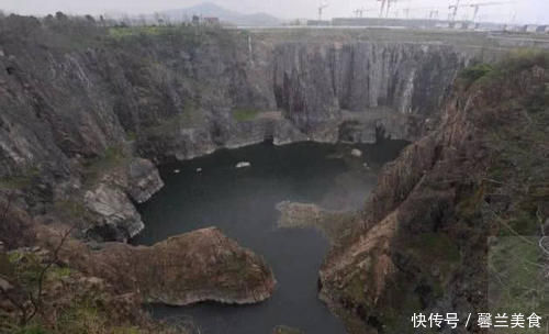 中年|中国历时12年,花费20亿填补了日本人挖的巨坑,结果轰动世界