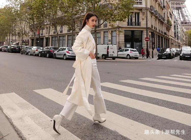 阔腿裤 马丁靴不受宠了,今年流行“牛奶靴”,配大衣、阔腿裤时髦又百搭