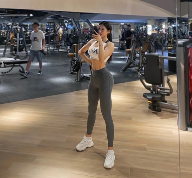 知名度|健身达人刘太阳，开健身馆收入不菲，穿旗袍秀完美身材