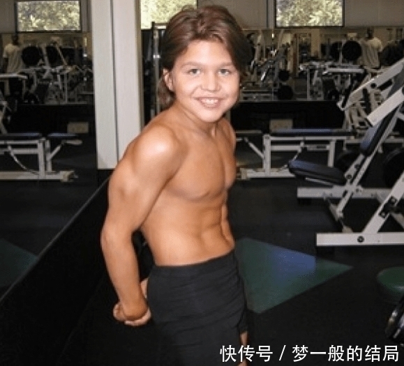 理查德|世界上最强壮男孩,每天600个俯卧撑,长大后肌肉男变成胖小子