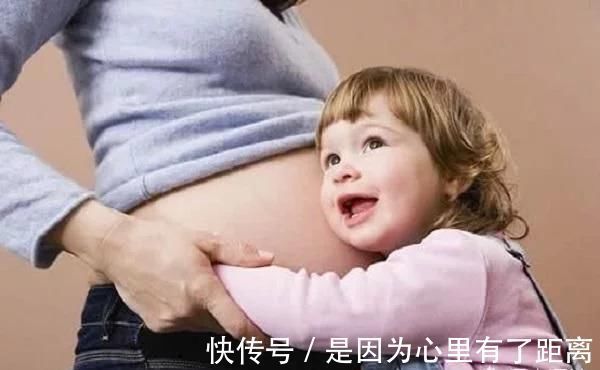 单眼皮|儿子出生没几天,宝妈发现宝宝就“没睁过眼”