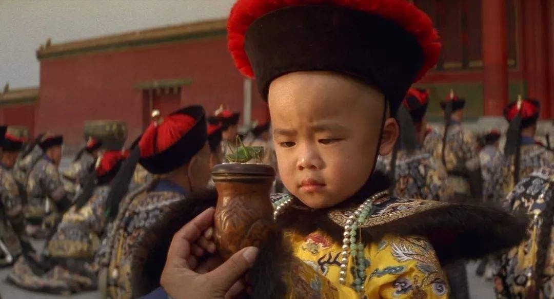 老年|溥仪老年去参观紫禁城,从龙椅下面摸到小时候藏的罐子,打开一看众人都呆了