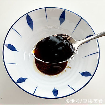 天冷了吃点热乎的，来一锅家常豆腐煲，暖心暖胃又营养