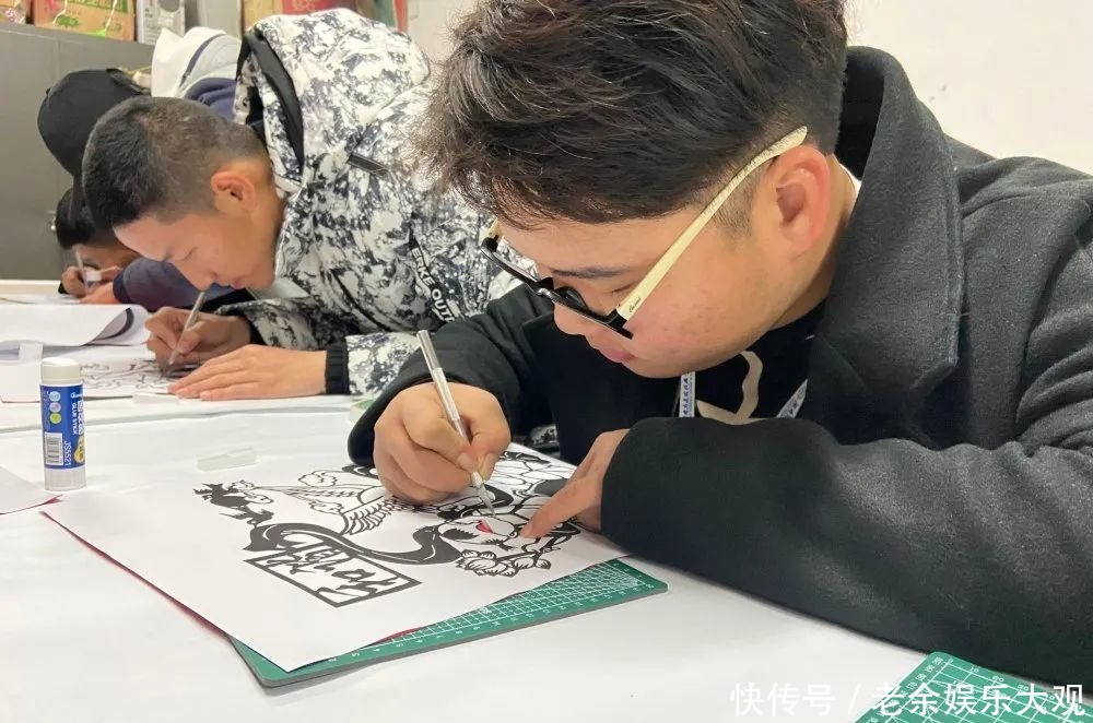 巧手|巧手“剪”出主旋律,校园“刮”起民俗风