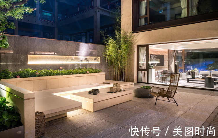 花园|30㎡上下庭院如何设计?这种精致的治愈系现代风小花园,太好看啦