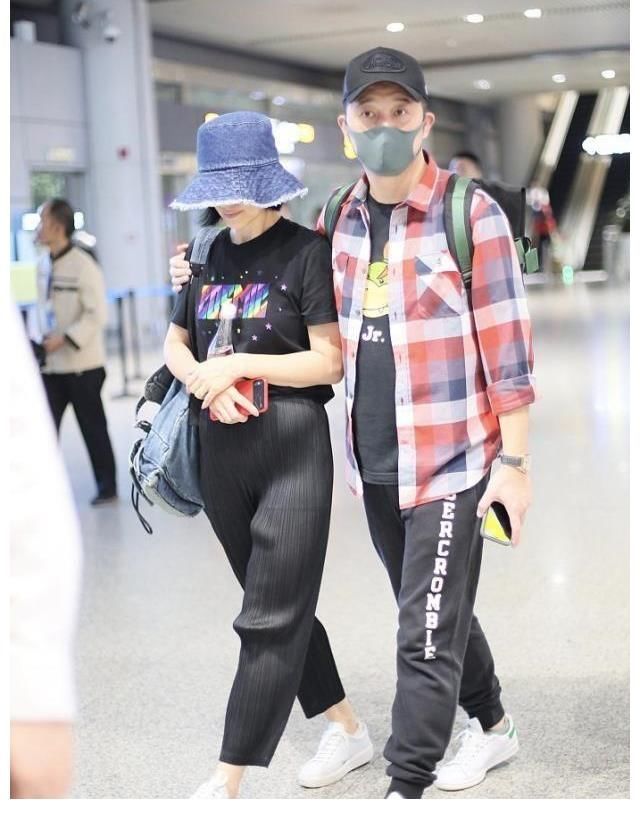 |沙雕动画,搞笑:小时候抓鱼拿出了打鱼器,结果可想而知!