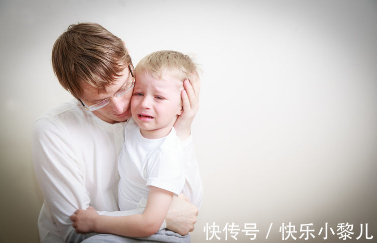 忒咪|宝宝发脾气时,你的“第一句话”至关重要,可能很多父母说错了
