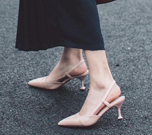 凉鞋 女人出场少不了一双高跟鞋撑场面,小个子选第6款,约会穿不累脚