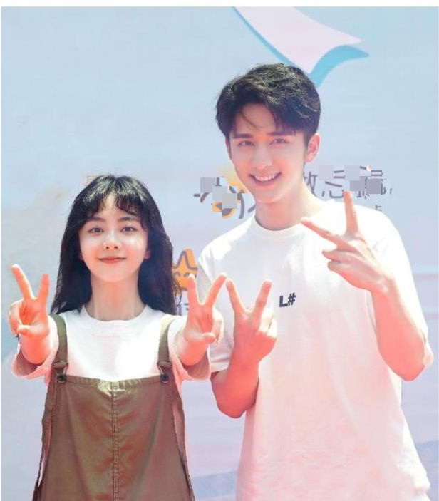 《明侦》节目组搞事情？放张新成谭松韵结婚照捆绑CP，粉丝无语了