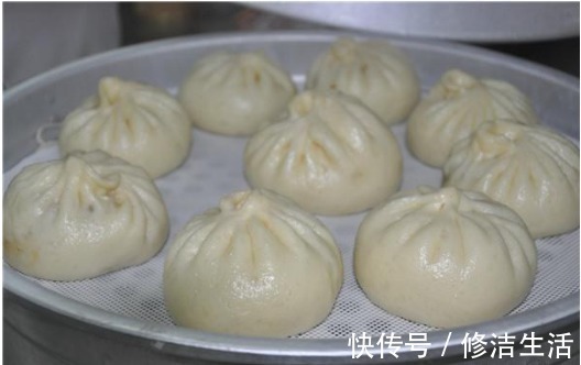 吃起来|包子馅怎么调吃起来鲜嫩多汁？面点世家传人教你几个技巧，特管用