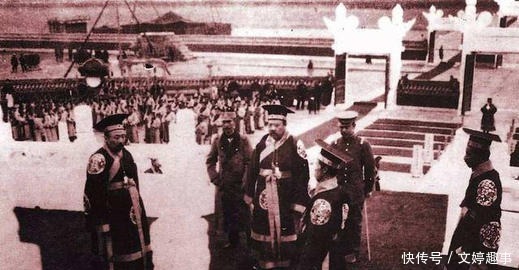 这个亲王真怪,对革命党总是网开一面,民国建立后,他又两次叛乱