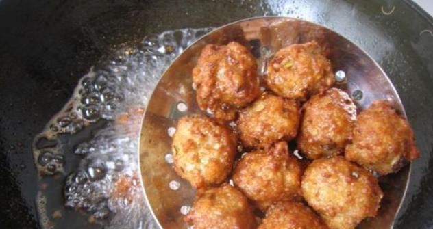 好吃|想吃肉丸子,别再出去买着吃了,教你一招,自己做的好吃有嚼劲