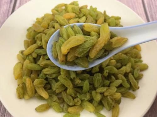 葡萄干和此物一起泡,每天一碗,排出毒素,气血足了,肝脏健康了