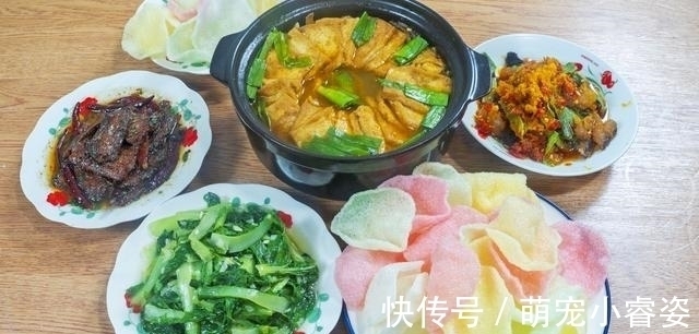 晒晒一家4口的晚餐,全是家常菜,用心搭配,家人爱吃,顿顿光盘