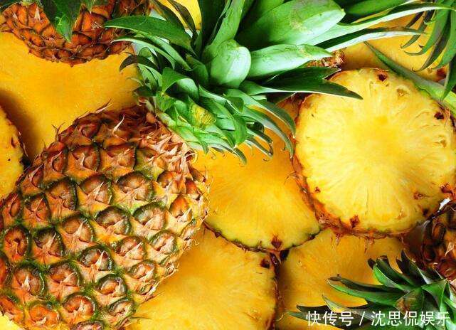 吃菠萝,最忌用盐水泡,教你3个“灵魂吃法”,不酸不涩更甘甜