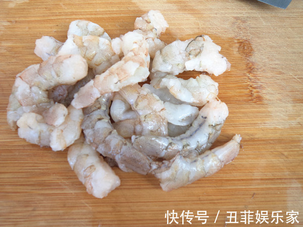 调饺子馅有诀窍,饺子店厨娘透漏这种调料必不可少,涨知识了