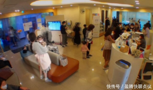 手忙脚乱|咸素媛孩子发高烧,夫妻二人手忙脚乱没经验,在医院再次发生矛盾
