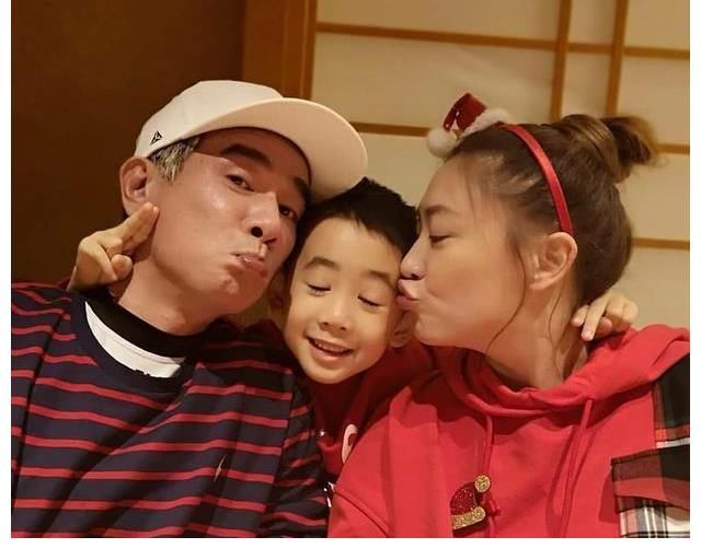 古惑仔|披荆斩棘的哥哥：陈小春招队友秒变山鸡哥，张智霖如同正派卧底