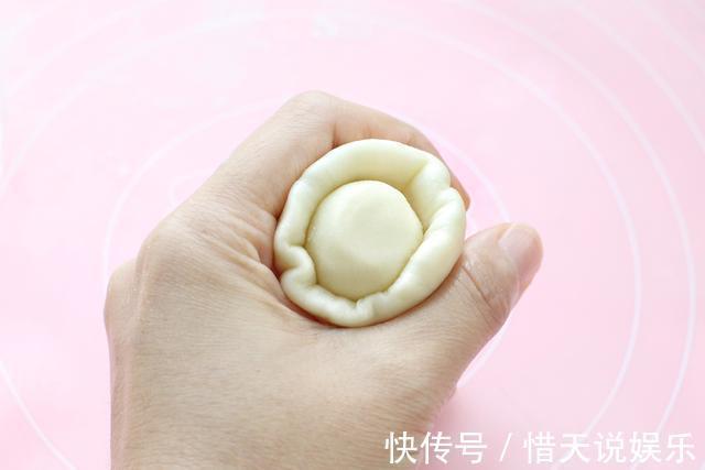 紫薯馅|自制传统中式糕点，无需黄油也能层次分明，咬一口酥得掉一地渣！