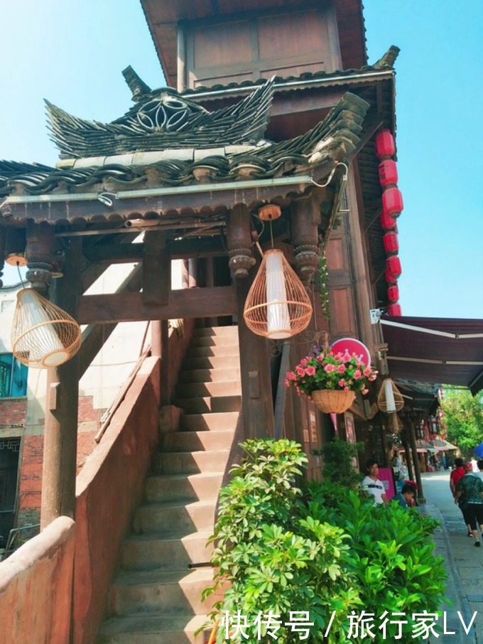 被黄果树瀑布吸引,却被种草这些绝美春天景色!|金桔逸游:踏青旅行 |被黄果树瀑布吸引,却被种草这些绝美春天景色!\",\"i12\":\"金桔逸游:踏青旅行