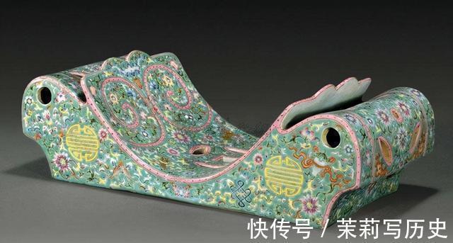 金银珠宝$盗墓界有个不成文规定,金银珠宝皆可盗,唯独一样东西不能碰