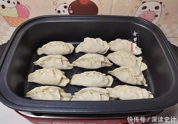 面食|分享一道面食早餐,简单易做,皮薄馅多鲜美好味道,一碟管饱