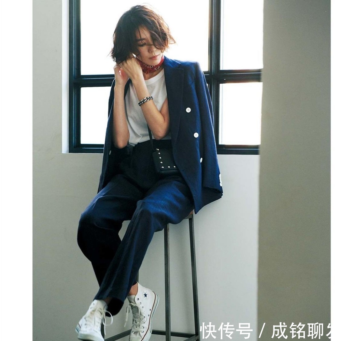 女人|女人过了四十岁之后,裤子尽量少穿黑色,容易显暗沉又显老气