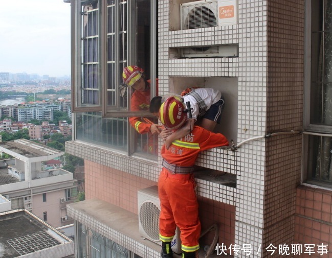 大学宿舍没有空调，是什么样的感受？夏天很难过