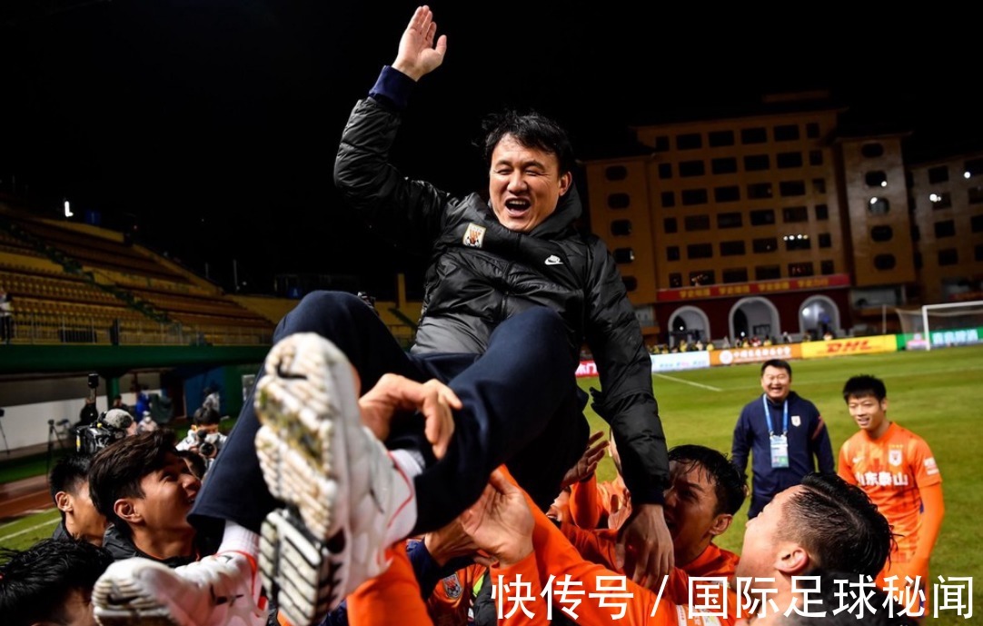 殷铁生|郝伟成为泰山队史第一人！首位在山东带队夺得联赛冠军的土帅