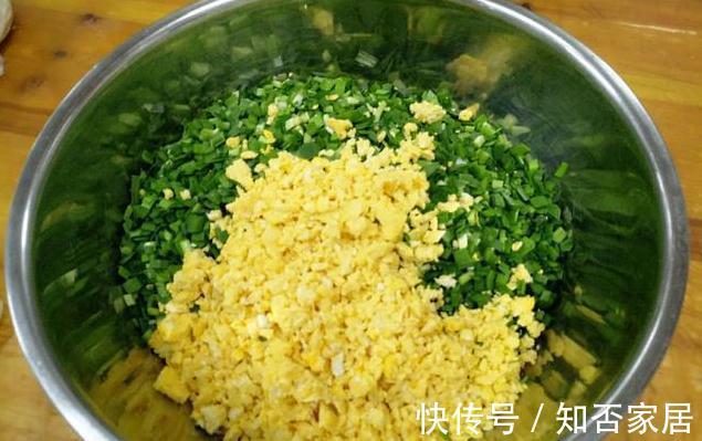 盒子|做韭菜盒子，牢记3个窍门，外皮不硬带着焦香，馅料不出水鲜味足