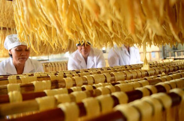 买腐竹时，碰到3种掉头就走，干货摊主遇上行家了！